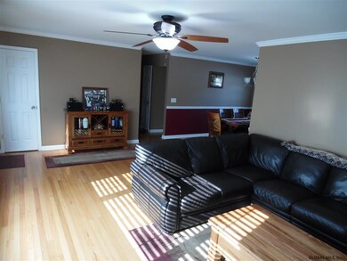 10 Meadowlark Ln, Wynantskill, NY 12198 - photo 5