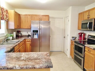 Great bright kitchen with upgraded stainless steel