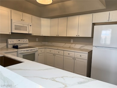 3930 University Center Dr unit 302, Las Vegas, NV 89119 - photo 6