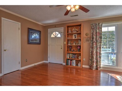 807 Ridgefield Dr, Johnson City, TN 37601 - photo 4