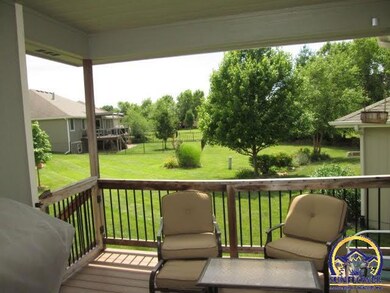 2728 SW Bluestem Dr, Topeka, KS 66614 - photo 6