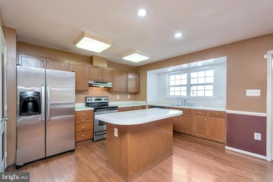 9222 Mccarty Rd, Lorton, VA 22079 - photo 4