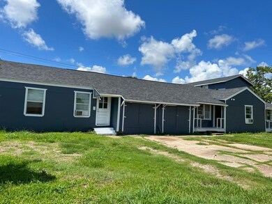 527 W 8th St unit 531, Freeport, TX 77541 - photo 2