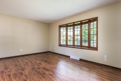 1823 Balsamridge Rd, Columbus, OH 43229 - photo 7