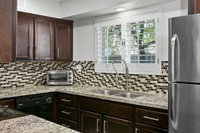 4344 N 36th St unit 8, Phoenix, AZ 85018 - photo 6