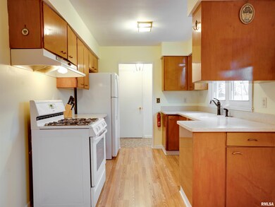 1716 Monterey Ct, Bettendorf, IA 52722 - photo 4