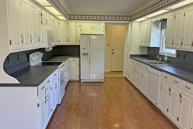 2593 Smiths Grove Rd, Scottsville, KY 42164 - photo 7