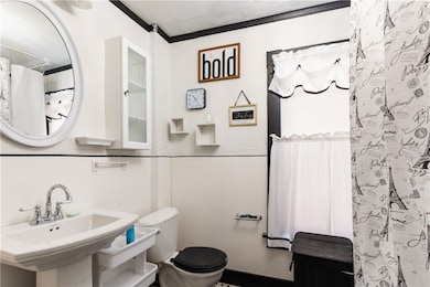 1228 Washington St, Farrell, PA 16121 - photo 6