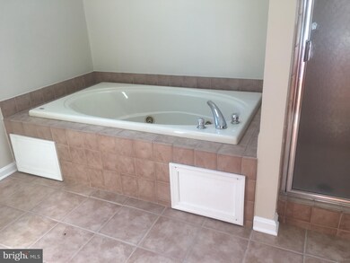 261 Stonewall St, Strasburg, VA 22657 - photo 5