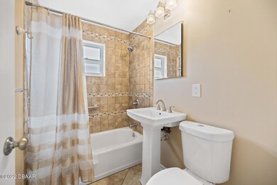 723 Steele Ave - INTERIOR---4