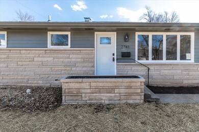 2741 Poplar Dr, Columbus, IN 47203 - photo 2