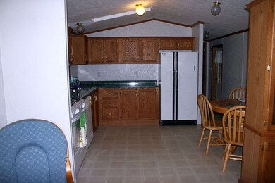 33 Fullam Cir unit 33, Allenstown, NH 03275 - photo 4
