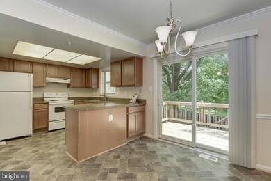 9616 Blake Ln, Fairfax, VA 22031 - photo 3