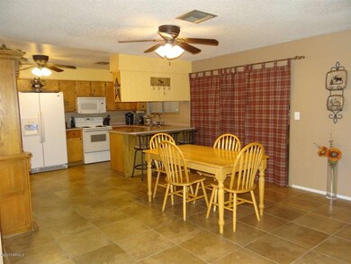 kitchen eat in area