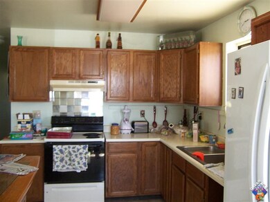 5512 Mojave Tropico Rd, Rosamond, CA 93560 - photo 6