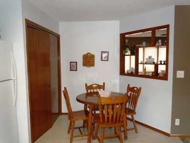 611 N 3rd Ave, Logan, IA 51546 - photo 5