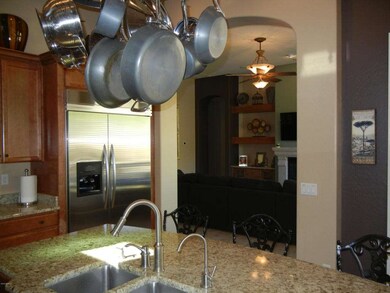 GOURMET KITCHEN