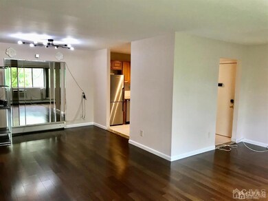 616 Cricket Ln unit 616, Woodbridge, NJ 07095 - photo 5