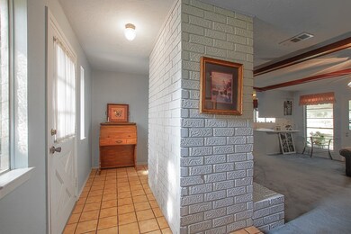 7230 Leaning Oak Dr, Houston, TX 77088 - photo 4