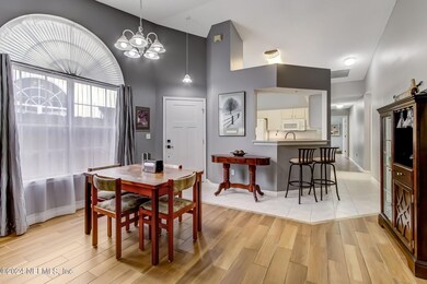 8-web-or-mls-LR_2337_1st_Ave_Unit_B_AA-8