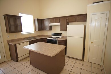 220 Lago Grande Dr, Horizon City, TX 79928 - photo 5