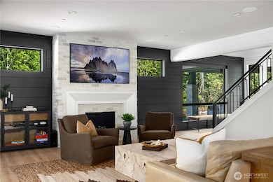 Room for large pieces of furniture