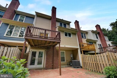 6866 Mclean Province Cir, Falls Church, VA 22043 - photo 5