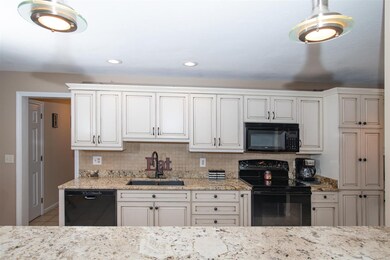 69 Naticook Ave, Litchfield, NH 03052 - photo 4