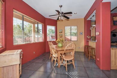 Large breakfast room for dining