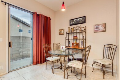 Eat-In Kitchen