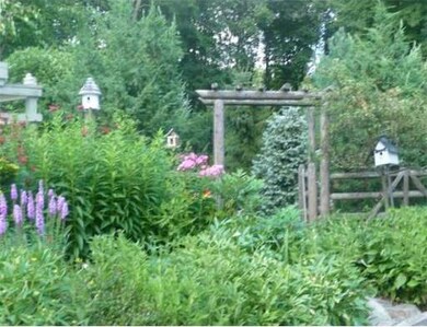 53 Riverdale Rd, Wellesley Hills, MA 02481 - photo 4