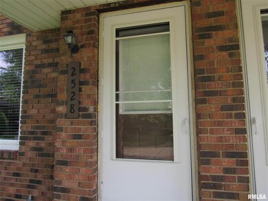 2528 E 50th St, Davenport, IA 52807 - photo 2