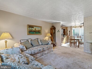 6811 Rock Creek Ct, Alexandria, VA 22306 - photo 4