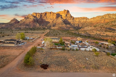 920 Elm St, Hildale, UT 84784 - photo 2