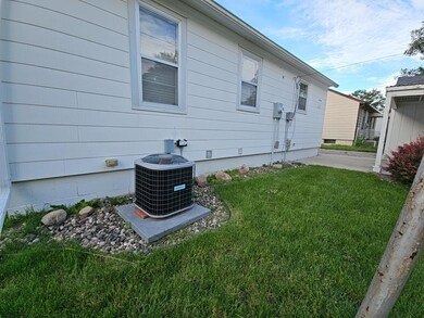 605 13th Ave SW, Austin, MN 55912 - photo 2