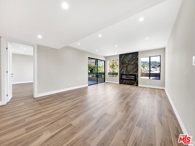 1325 Valley View Rd unit 201, Glendale, CA 91202 - photo 2