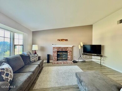 4252 E Avenue q11, Palmdale, CA 93552 - photo 6