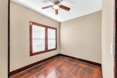 3010 Avenue Q unit 3, Galveston, TX 77550 - photo 2