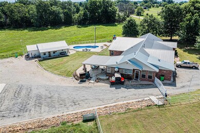 2000 W Bdwy, Okemah, OK 74859 - photo 4