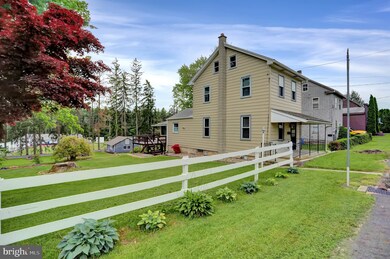 548 W Broad St, Williamstown, PA 17098 - photo 2