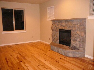 63159 Desert Sage St, Bend, OR 97701 - photo 3