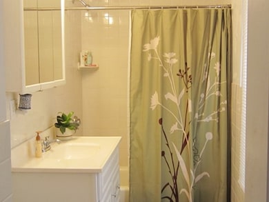 139 Linden St unit 2, Wellesley, MA 02482 - photo 6