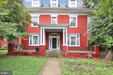 1516 Mineral Spring Rd, Reading, PA 19602 - photo 2