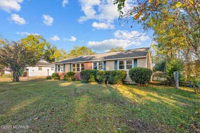 724 Henderson Dr, Jacksonville, NC 28540 - photo 2