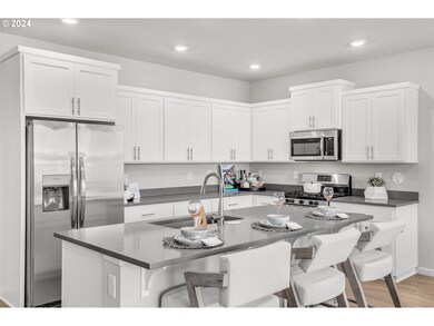 2046 SE 10th Ave, Canby, OR 97013 - photo 5