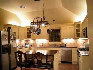 Kitchen. Kiutchen has Bosch 5 burner gas stove, st
