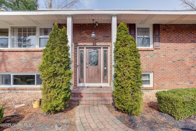 977 Avon Crest