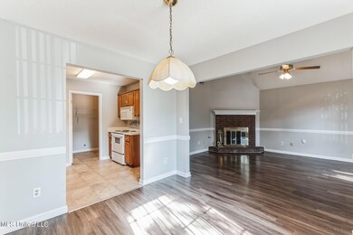 7161_Lynnease_Dr_Southaven_MS_38671-Kitc