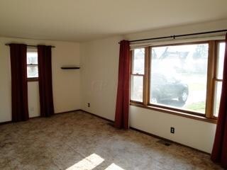 562 Pierce Ave, Columbus, OH 43213 - photo 4