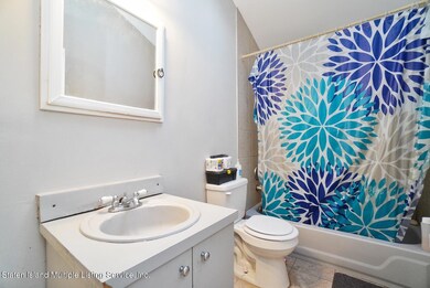 159 Lorraine Loop, Staten Island, NY 10309 - photo 7